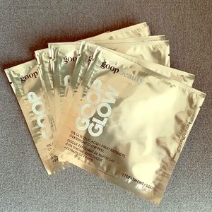 9 Goop Glow 15% glycolic overnight peel pads